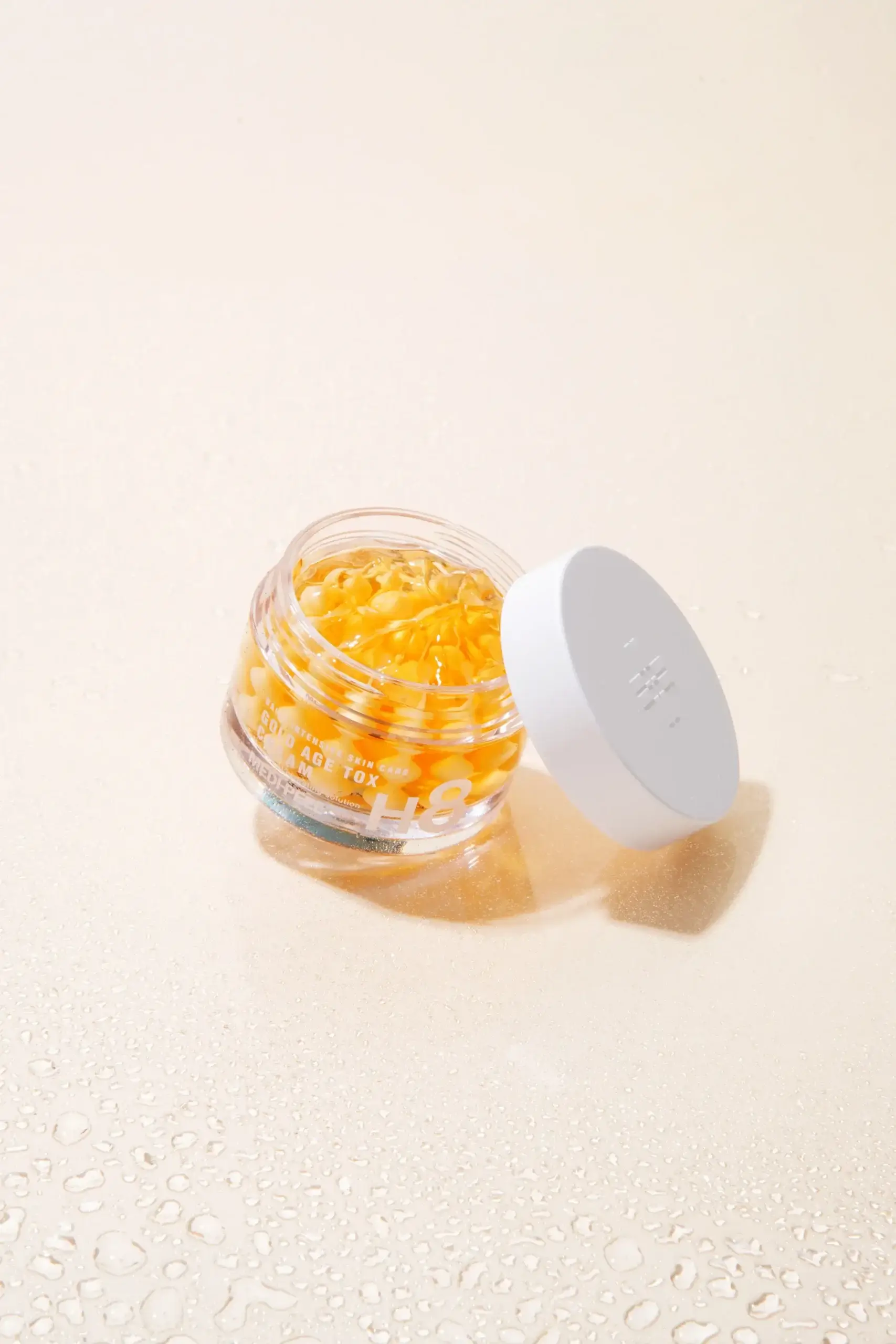 Антивозрастной капсульный крем с экстрактом золотого шелкопряда Medi-Peel Gold Age Tox Cream Medi-Peel Gold Age Tox Cream 4