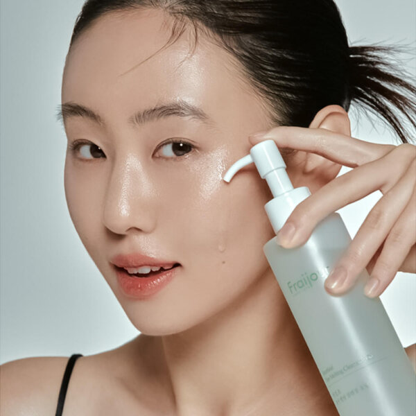 Fraijour Heartleaf Pore Melting Cleansing Oil 2