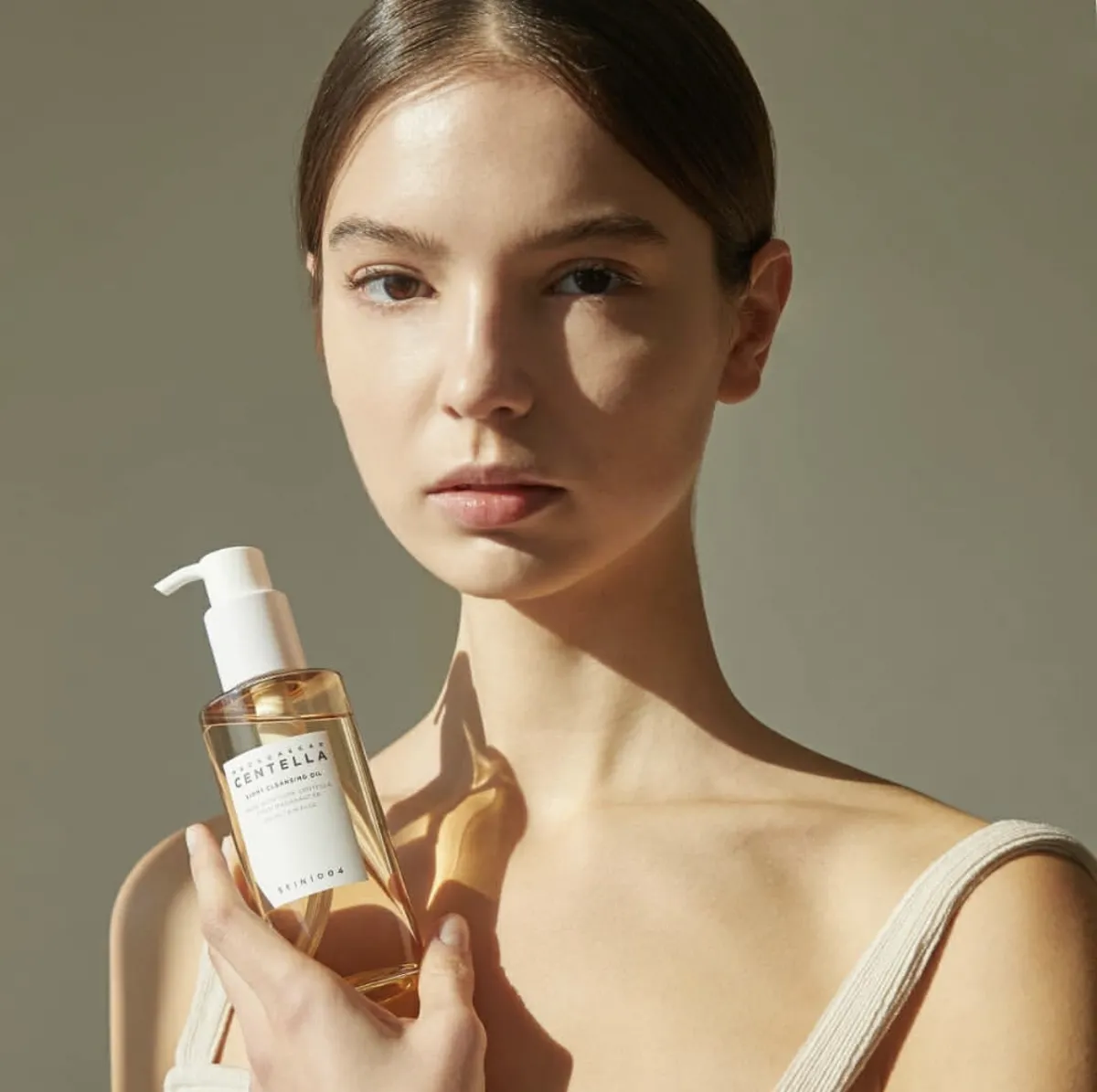 Успокаивающее гидрофильное масло с центеллой SKIN1004 Madagascar Centella Light Cleansing Oil SKIN1004 Madagascar Centella Light Cleansing Oil 4