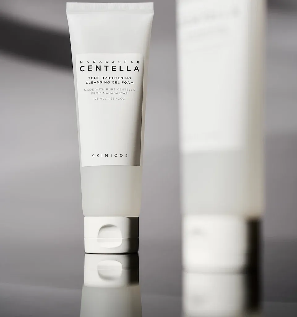 Осветляющая гель-пенка для умывания SKIN1004 Madagascar Centella Tone Brightening Cleansing Gel Foam SKIN1004 Madagascar Centella Tone Brightening Cleansing Gel Foam 4