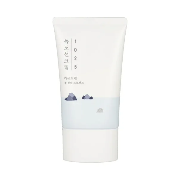 Солнцезащитный крем для проблемной кожи с морской водой Round Lab 1025 Dokdo Sunscreen SPF50+ PA++++