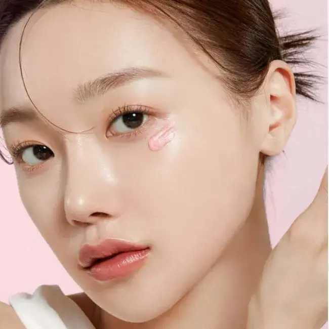 Осветляющий крем для век с ПДРН и пептидами medicube PDRN Pink Peptide Eye Cream medicube PDRN Pink Peptide Eye Cream 3