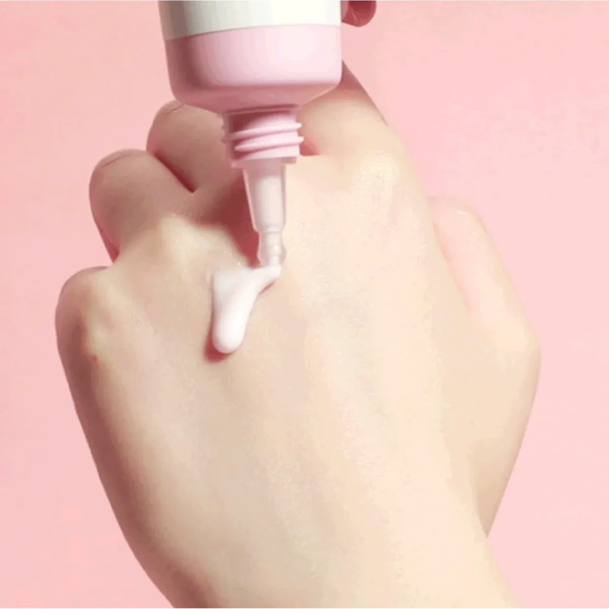 Солнцезащитная сыворотка с коллагеном Round Lab Camellia Deep Collagen Firming Sun Serum SPF50+ PA++++ Round Lab Camellia Deep Collagen Firming Sun Serum SPF50+ PA++++ 2