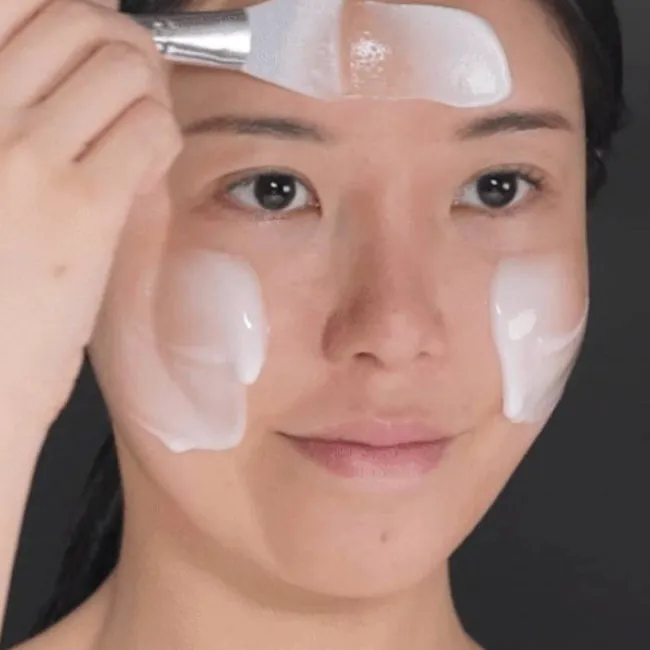 Лифтинговая маска-плёнка с коллагеном для сужения пор MEDIPEEL Red Lacto Collagen Wrapping Mask MEDIPEEL Red Lacto Collagen Wrapping Mask 3