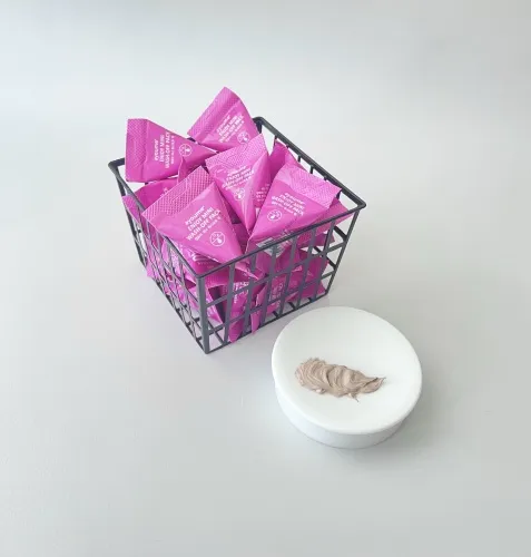 Успокаивающая глиняная маска с каламиновой пудрой Ayoume Enjoy Mini Wash-off Pack Ayoume Enjoy Mini Wash-off Pack 3