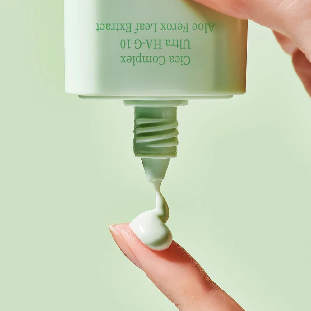 Успокаивающая солнцезащитная сыворотка с центеллой Tocobo Cica Calming Sun Serum SPF50+ PA++++ Tocobo Cica Calming Sun Serum SPF50+ PA++++ 3