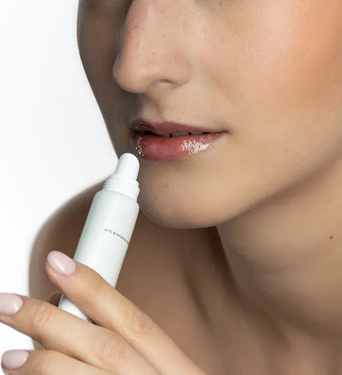 Восстанавливающая сыворотка для губ с церамидами и пантенолом Manyo Treatment Lip Serum Manyo Treatment Lip Serum 6